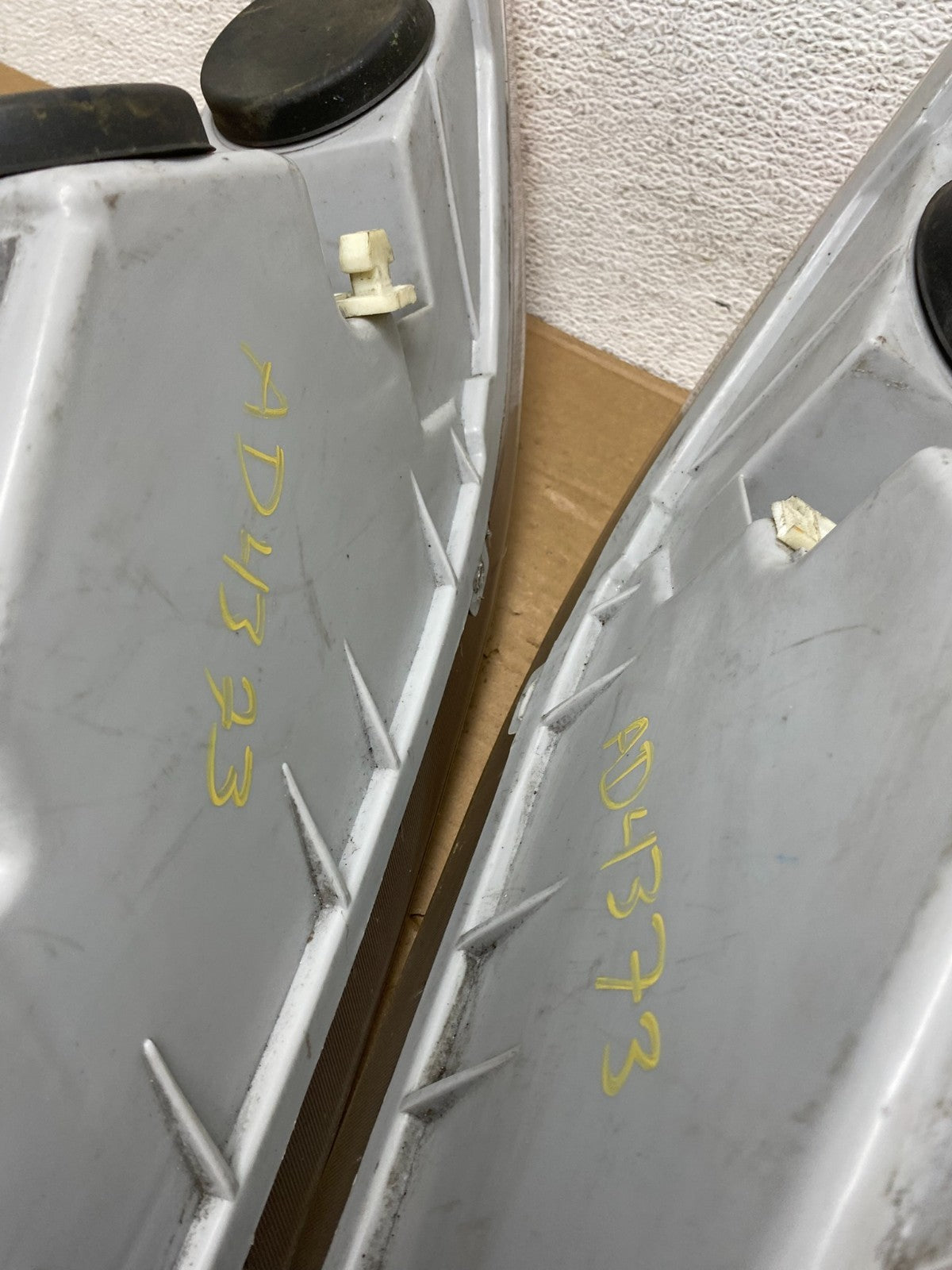 1998 to 2002 Oldsmobile Intrigue Left+Right Side Halogen Headlights AD4373 DG9