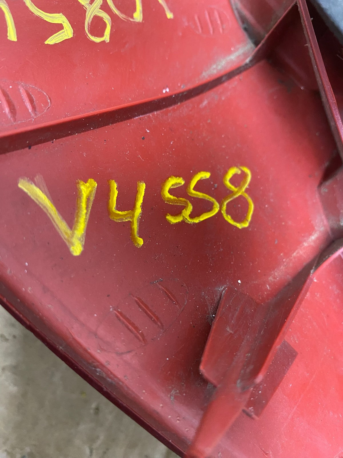 2002-2003 Honda Civic Si Ep3 Hatchback Right Passenger  Tail Light OEM V4558 DG9