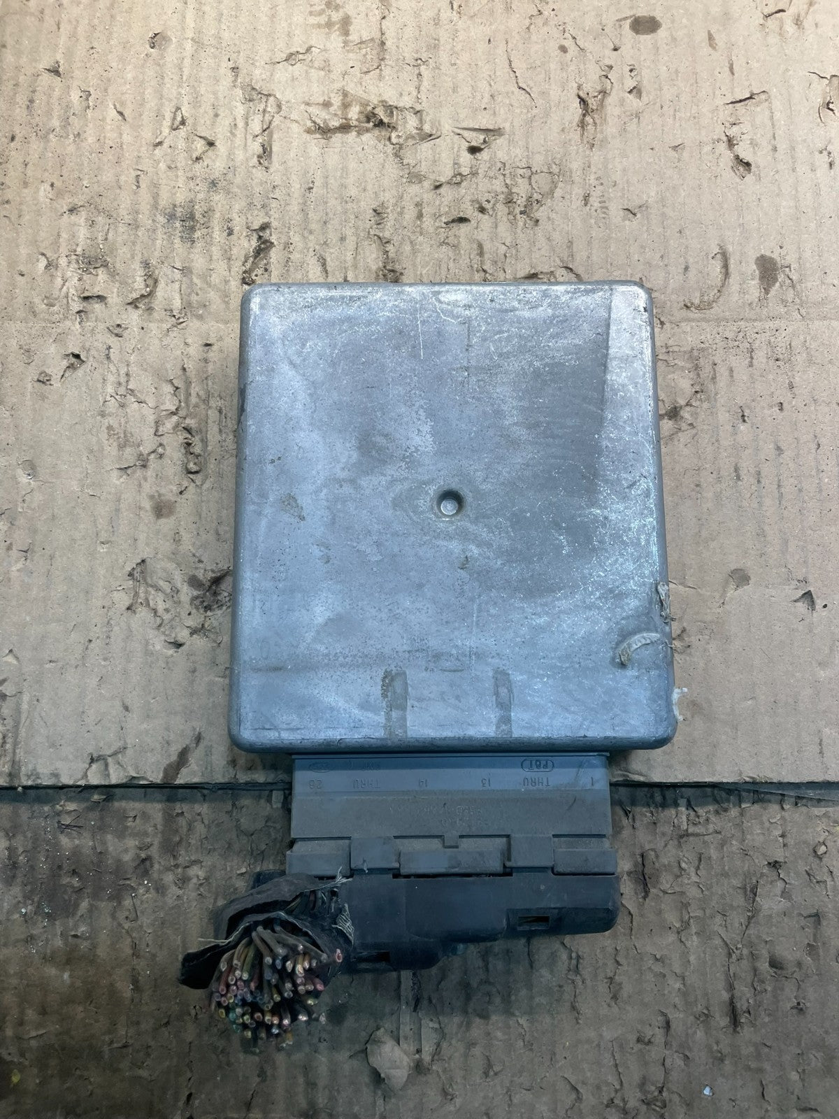 2002  Ford E250 E350 4.2L Van Engine Control Computer 2c2a-12a650-cd X9939 DG2