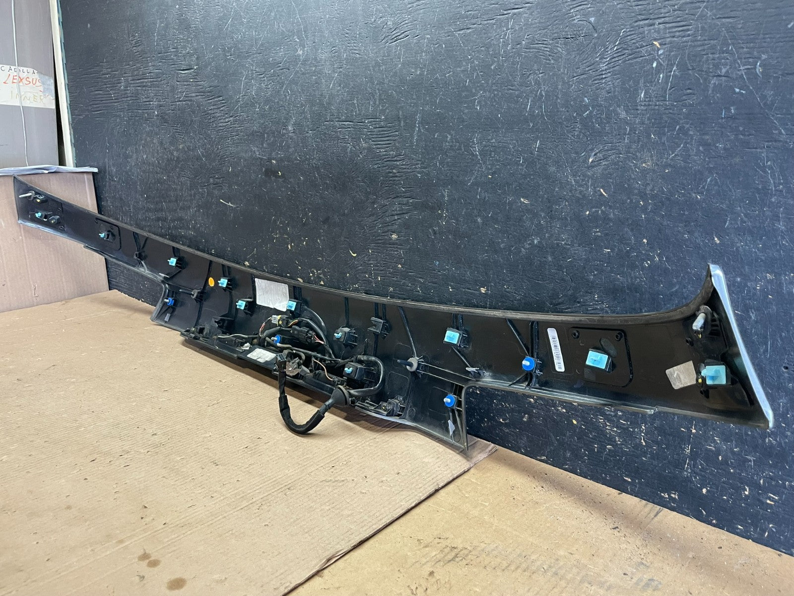 2016 to 2020 Kia Sorento Rear Trunk Liftgate Camera Cover Panel Oem AA2136  DG6