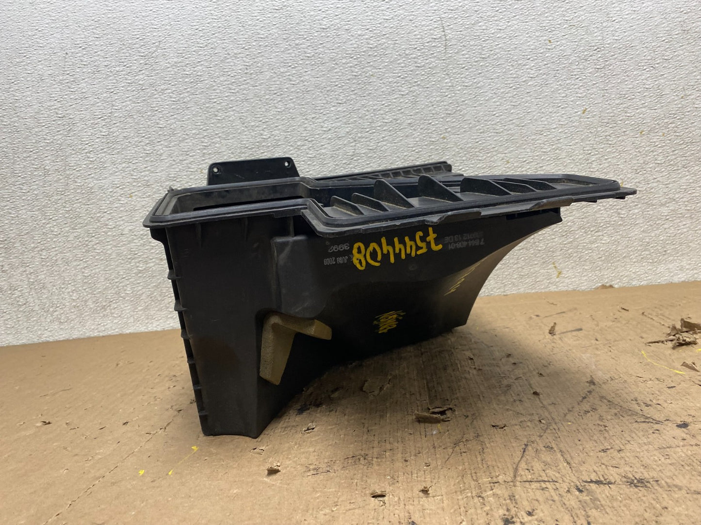 2006 to 2008 BMW 7 E65 E66 750Li 750i Left Side Air Cleaner Intake Box S1794 DG1