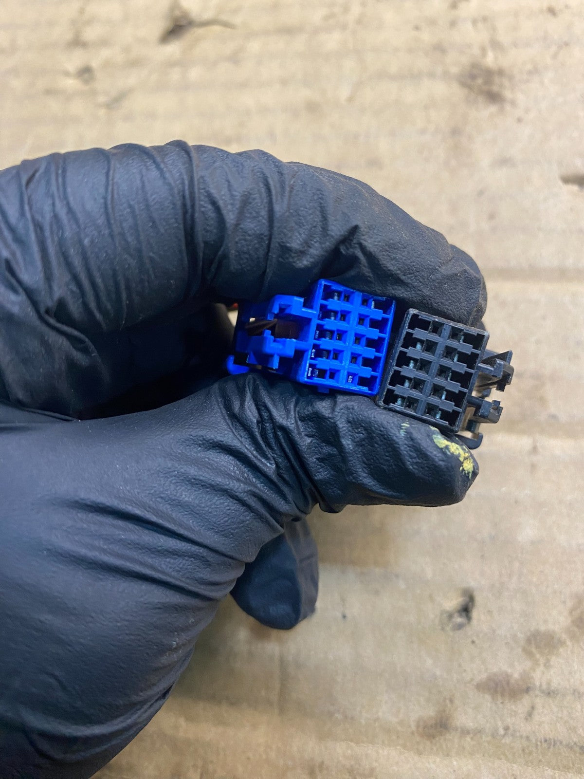 2003-2006 Chevrolet Tahoe Suburban Left Driver LH Turn Door Mirror OEM AB7065 MS5