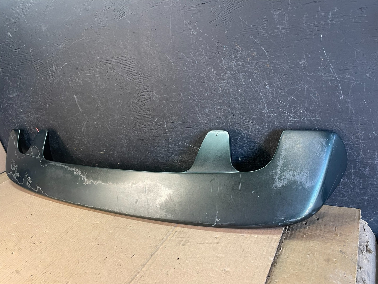 2001 to 2007 Toyota Sequoia 3RD Brake Light Spoiler Wing AD64815