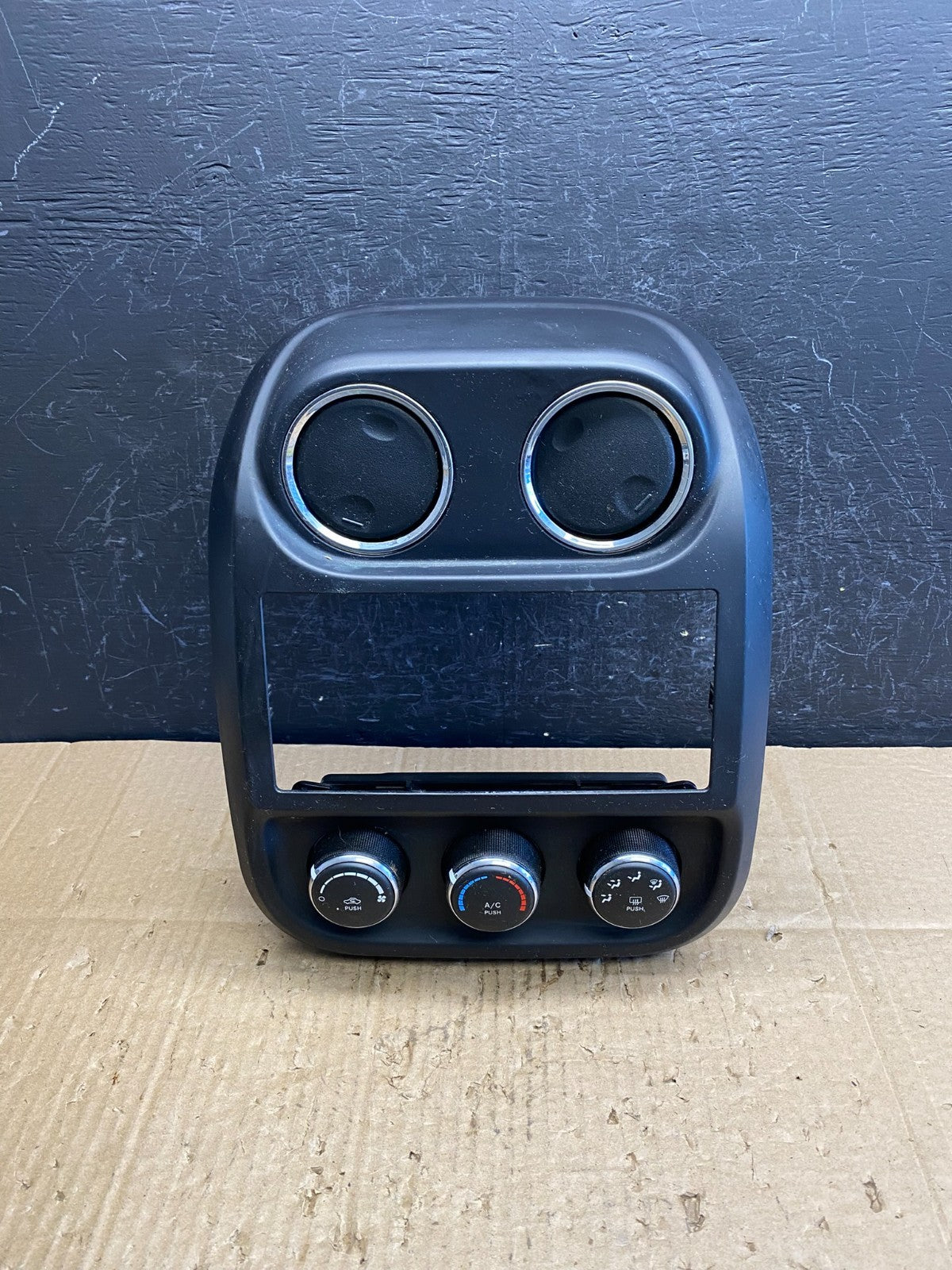 2011 to 2017 Jeep Compass Dash Climate Temperature Control Radio Bezel AD1910 DG0