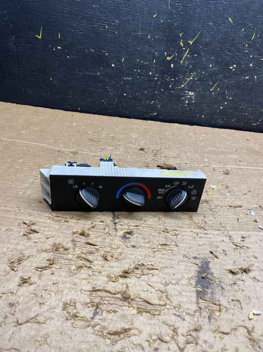 2001 - 2007 GMC Chevrolet Express 1500 Climate Control A/C X1655 DG0