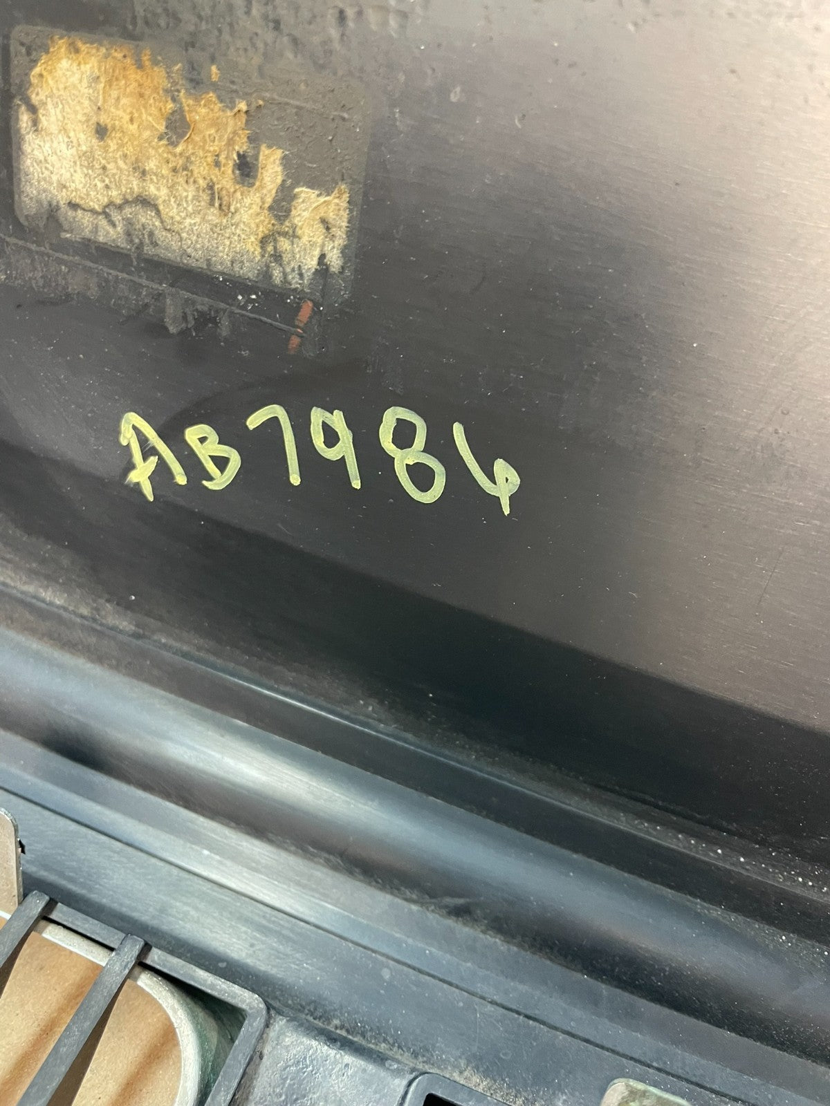 2006 to 2010 Jeep Commander Front Upper Grill Grille OEM AA7986 DG7
