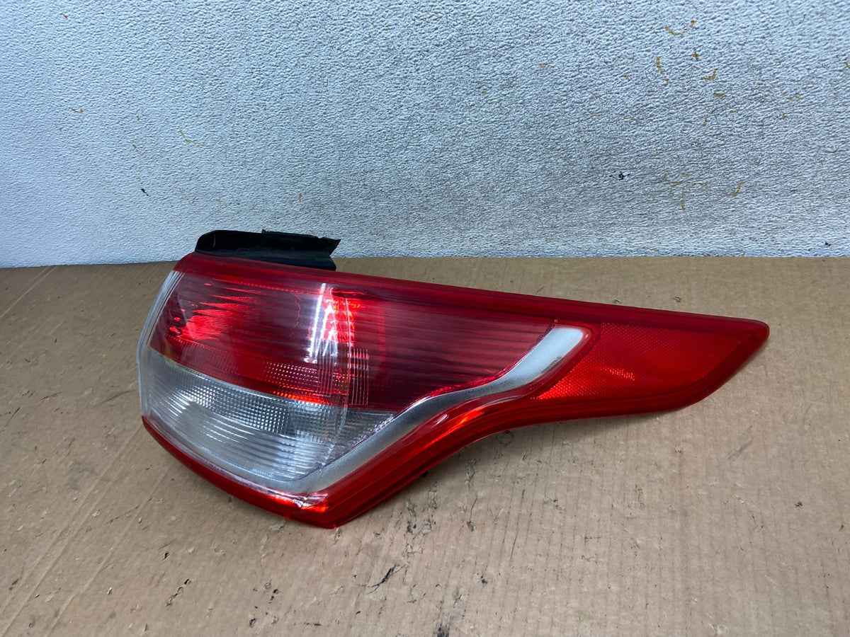 2013 to 2016 Ford Escape Right Passenger RH Side Tail Light AI8971 LK1