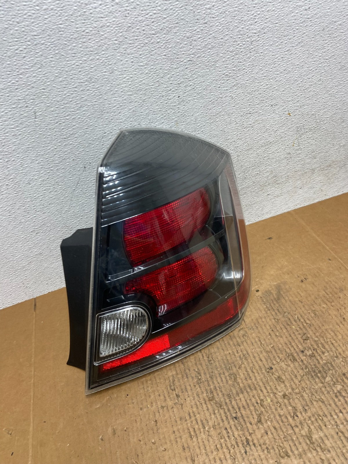 2010 2011 2012 Nissan Sentra Right Passenger Rh Black Tail Light AE1657 DW2