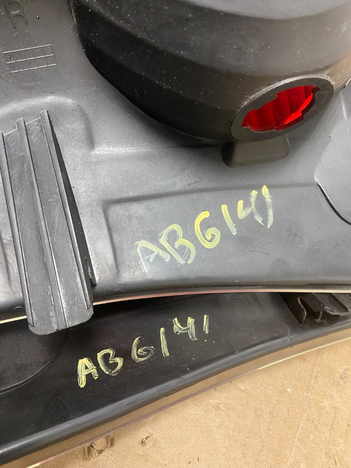 2001-2005 Ford Explorer Sport Trac Left+Right Set Black Tail Lights  AB6141 DG9