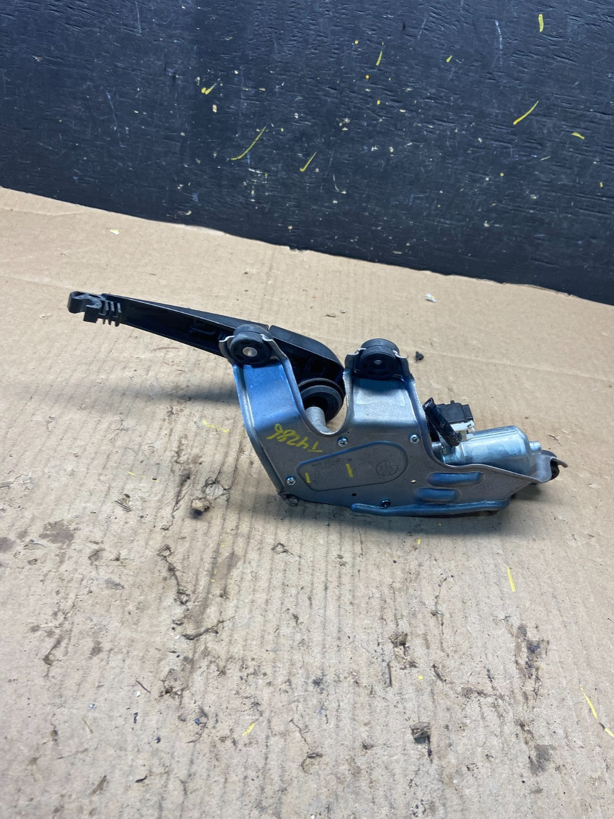 2008 to 2014 Scion xD Rear Wiper Motor OEM t4286 DG3