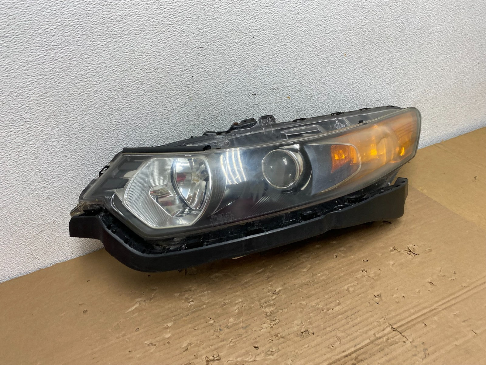 2009-2014 Acura TSX Left Driver LH Xenon HID Headlight AD4294 DW2