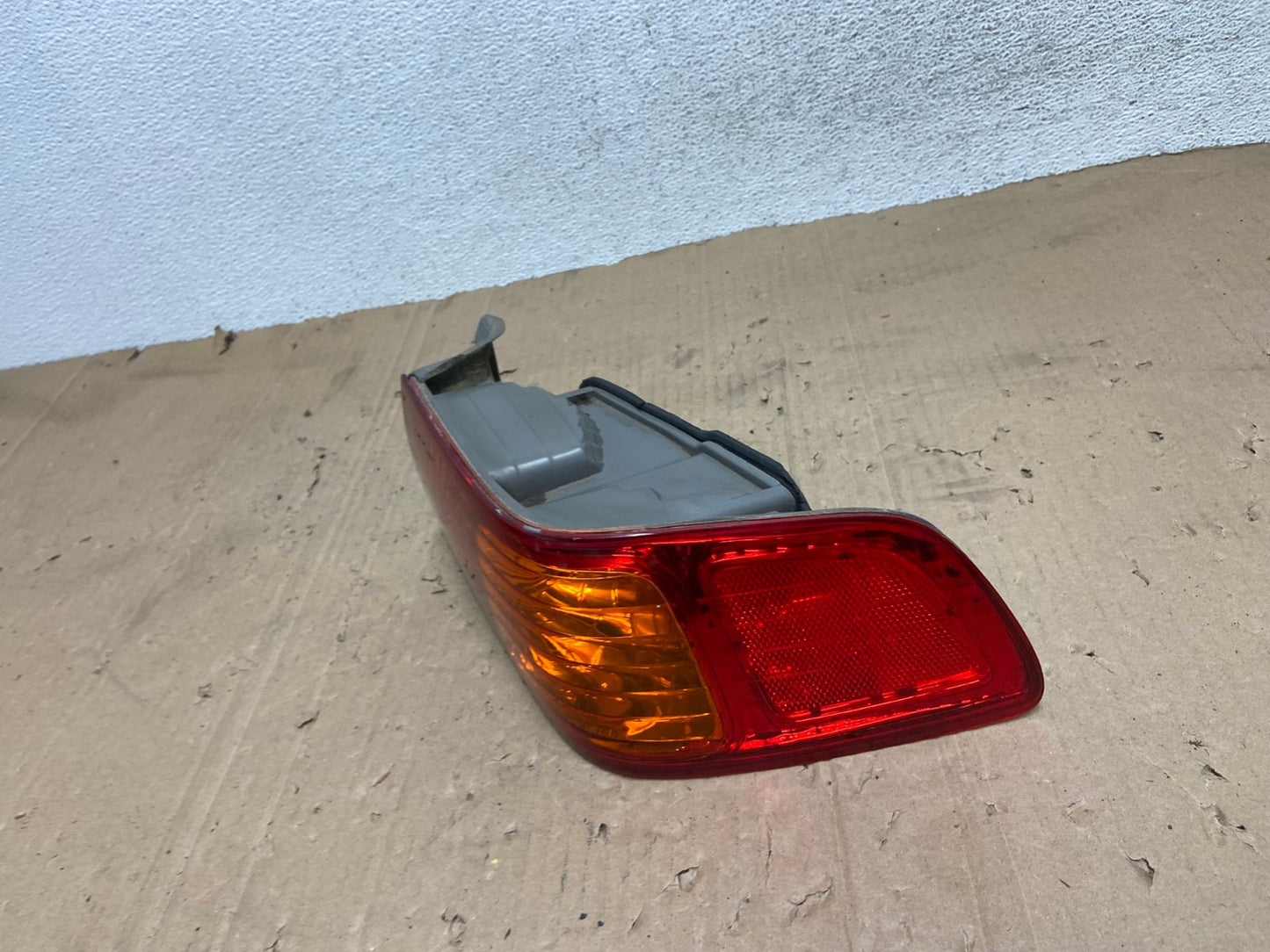 2000 to 2001 Toyota Camry Right Passenger Rh Tail Light AE9302 LK1