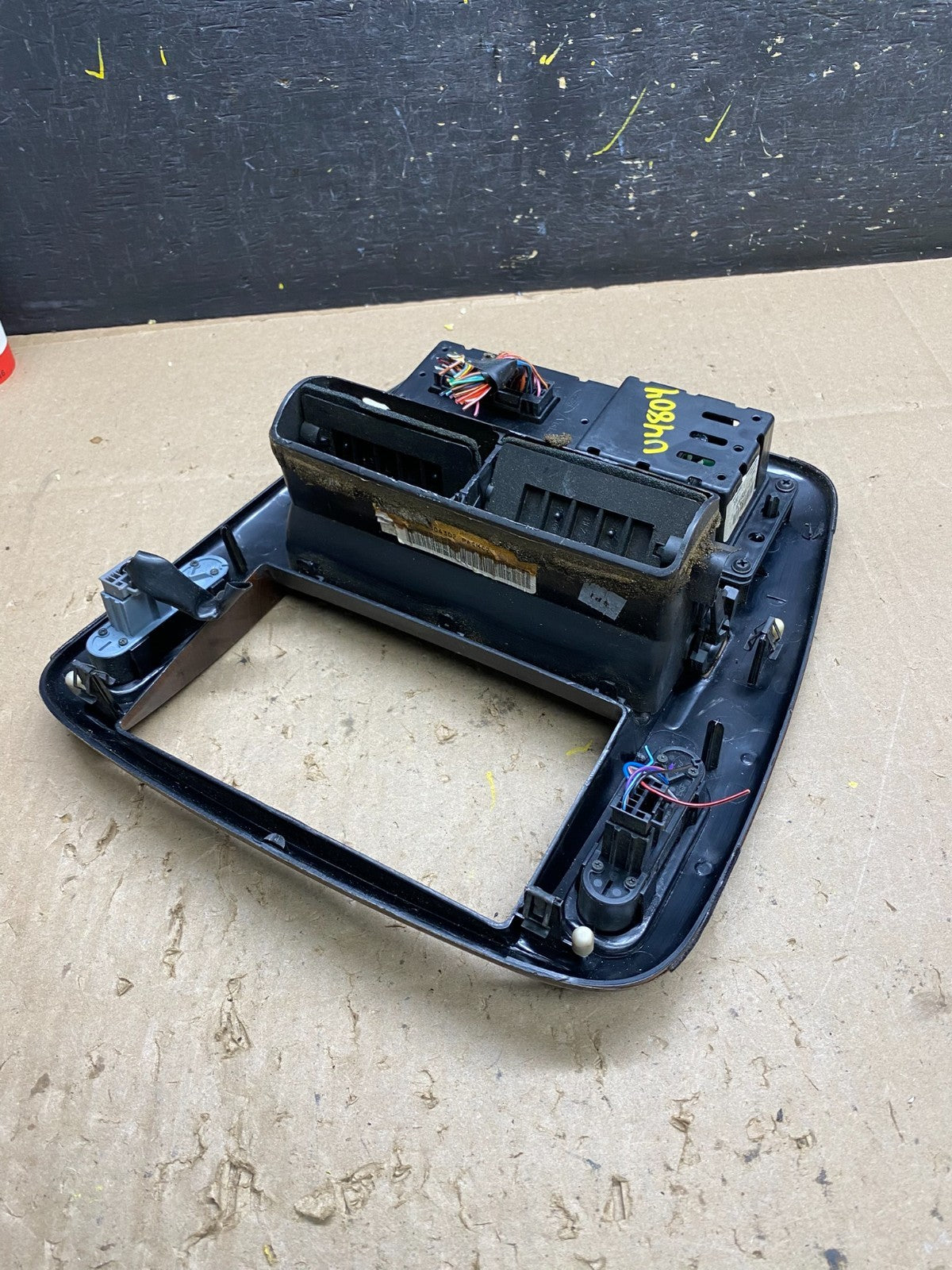 2002 to 2005 Ford Explorer Radio Dash Bezel Climate Control Air Vent u4804 DG3