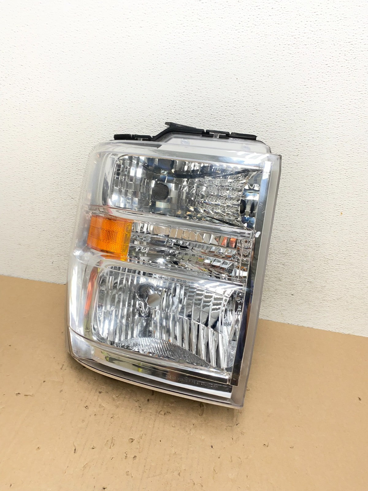 2008-2014 Ford Econoline E150 E250 E350 Right Passenger Headlight AG6778 DW0