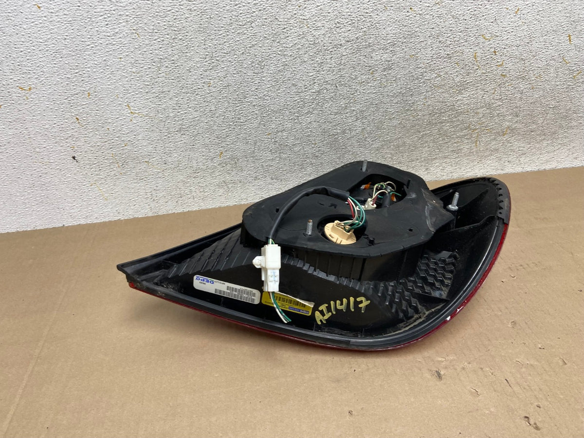 2002 2003 2004 Toyota Camry Left Driver LH Side Tail Light AI14175