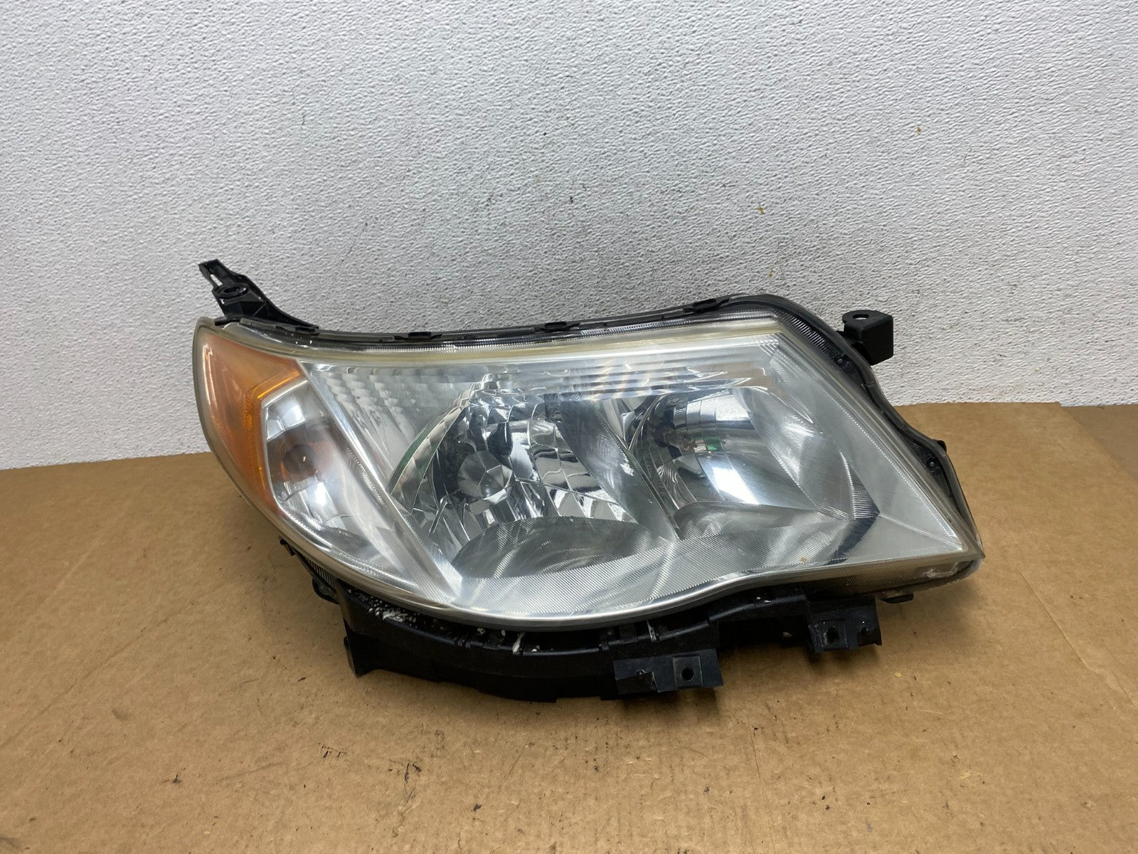 2009 - 2013 Subaru Forester Right Passenger Side Halogen Headlight AE4819 DW0