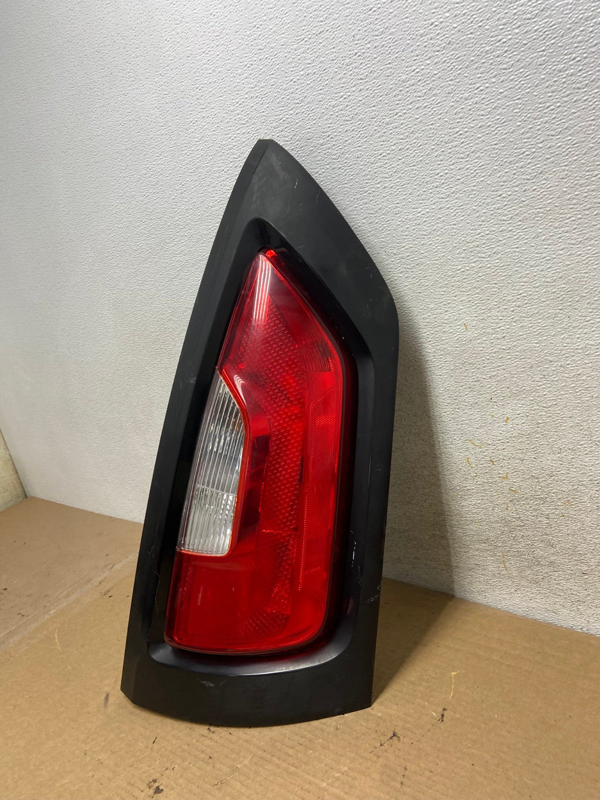2012 to 2013 Kia Soul Right Passenger Rh Side Tail Light AH4223 LK2