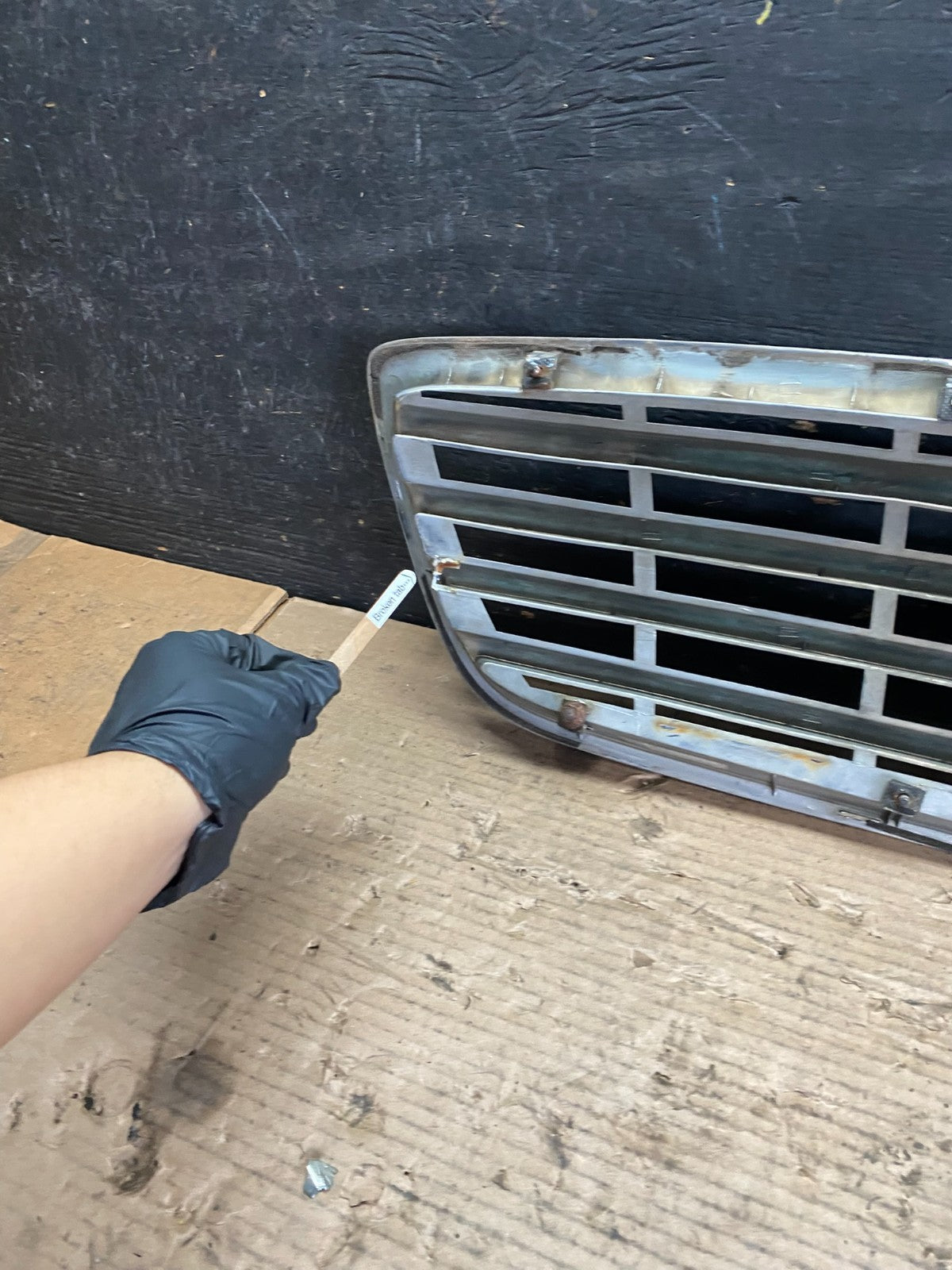 2001 to 2004 Kia Sedona Front Upper Grill Grille OEM S5773 DG14