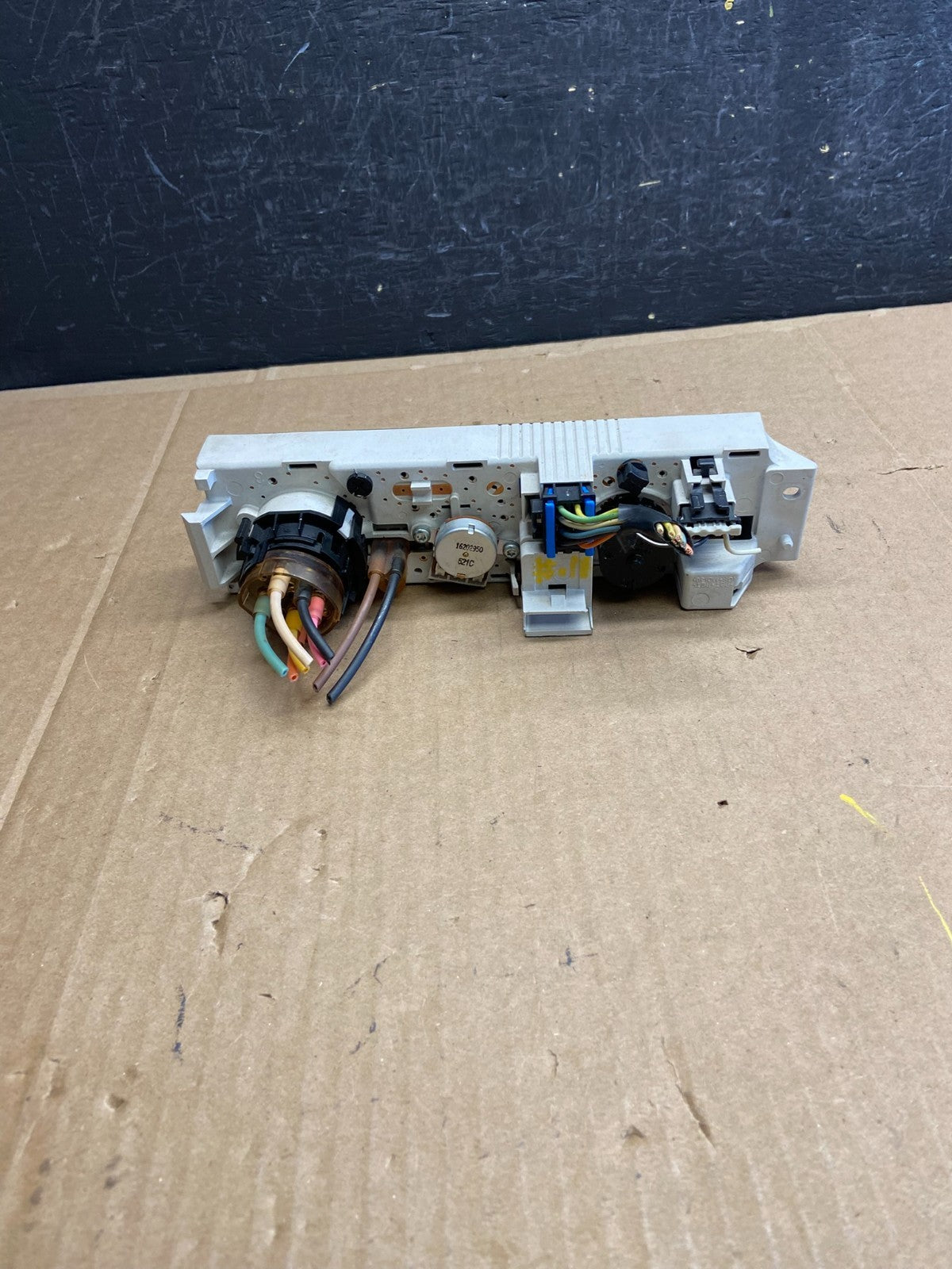 2001 - 2007 GMC Chevrolet Express 1500 Climate Control A/C AD2127 DG3