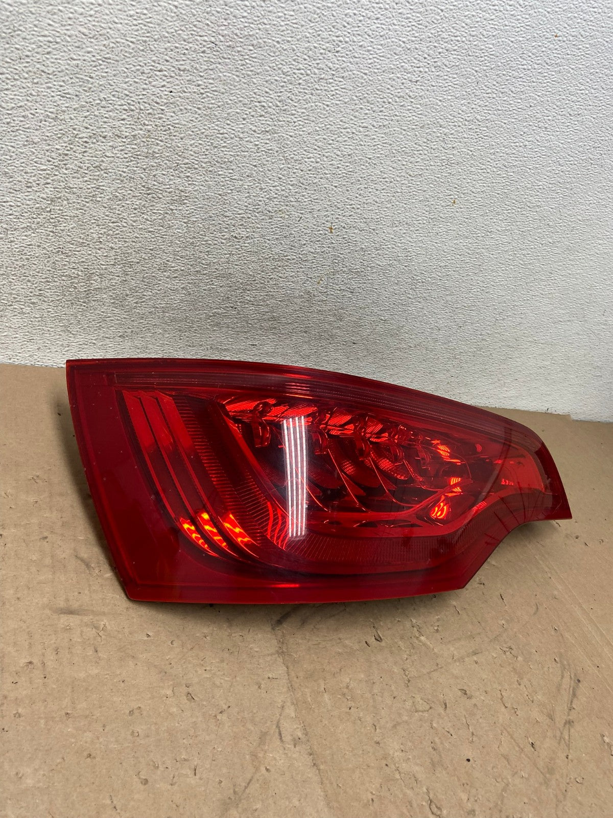 2010 - 2015 Audi Q7 Left Driver LH Side Tail Light AG5317 LK1
