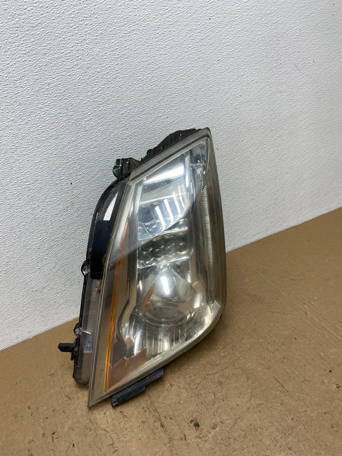 2008 to 2014 Cadillac CTS Left Driver LH Side Xenon Headlight AC6084 DW2