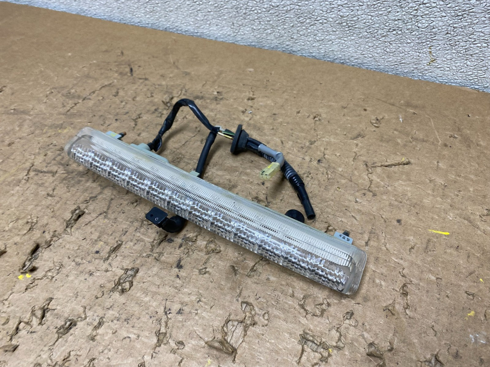 2006 - 2007 Subaru B9 Tribeca Spoiler 3RD Third Brake Light OEM V8355 DG1
