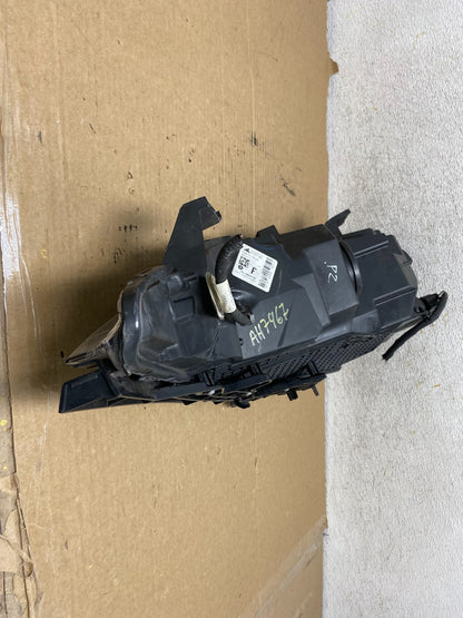 2017 to 2021 Chrysler Pacifica Right Passenger Halogen Headlight ah7967 DG9