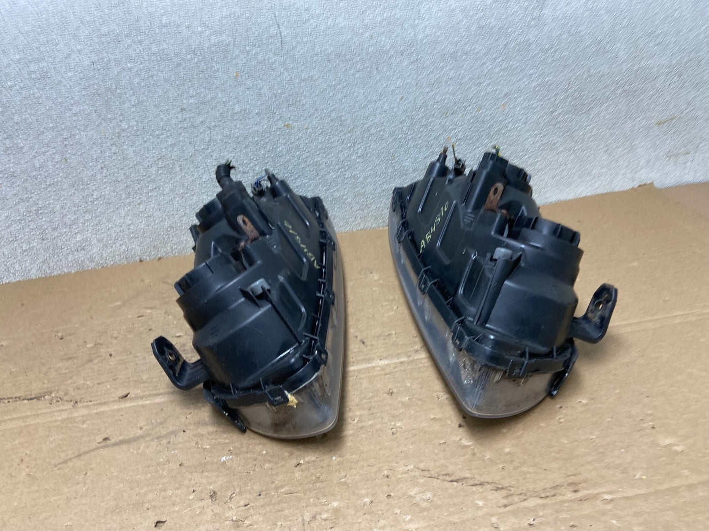 2004 2005 2006 Hyundai Elantra Left+Right Set Halogen Headlights AB4810 DW9