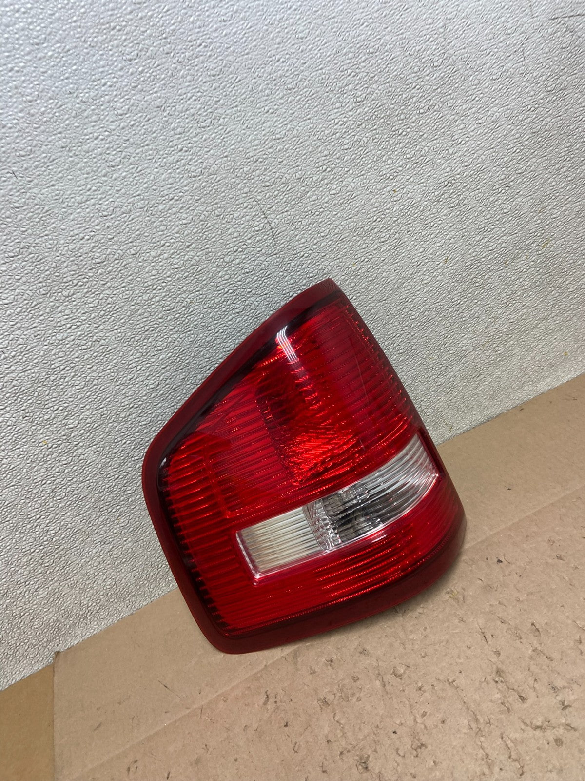 2007 - 2010 Ford Explorer Sport Trec Left Driver Lh Side Tail light Z6356 DW2