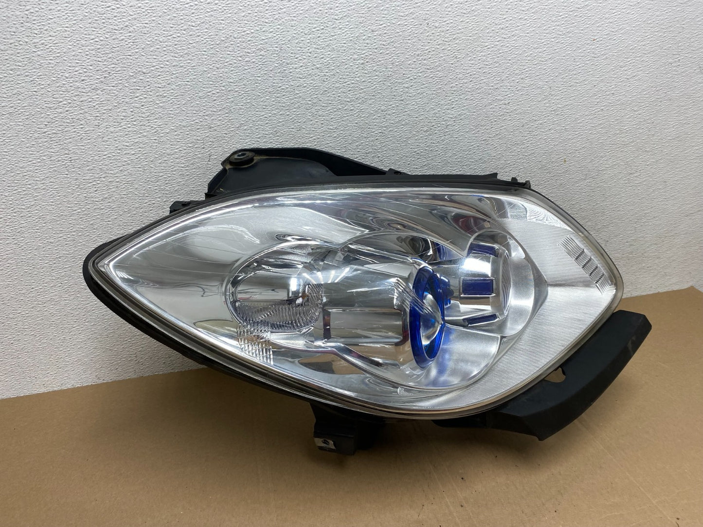 2008-2012 Buick Enclave Right Passenger Headlight Xenon Hid Two Ballast AE48492