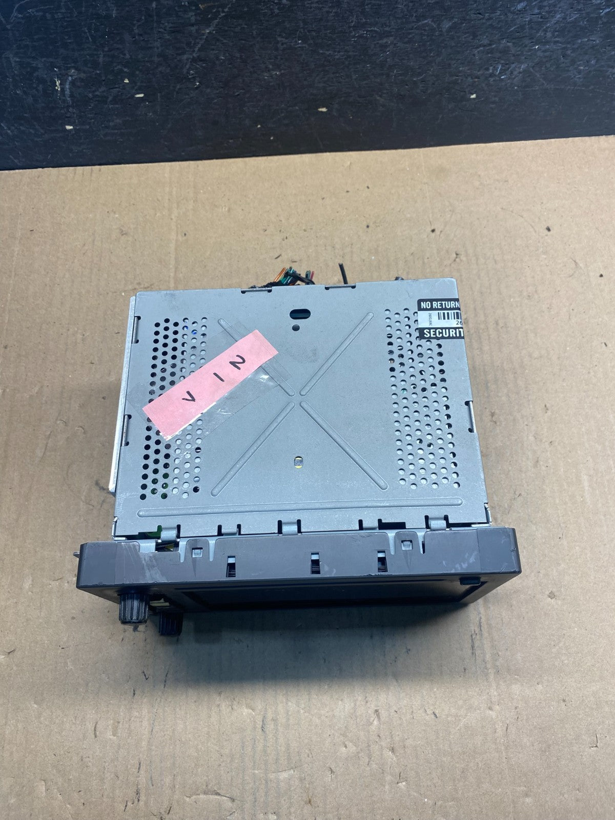 2004 to 2009 Chevrolet Trailblazer Radio Navigation Screen Display AE7716 DG3