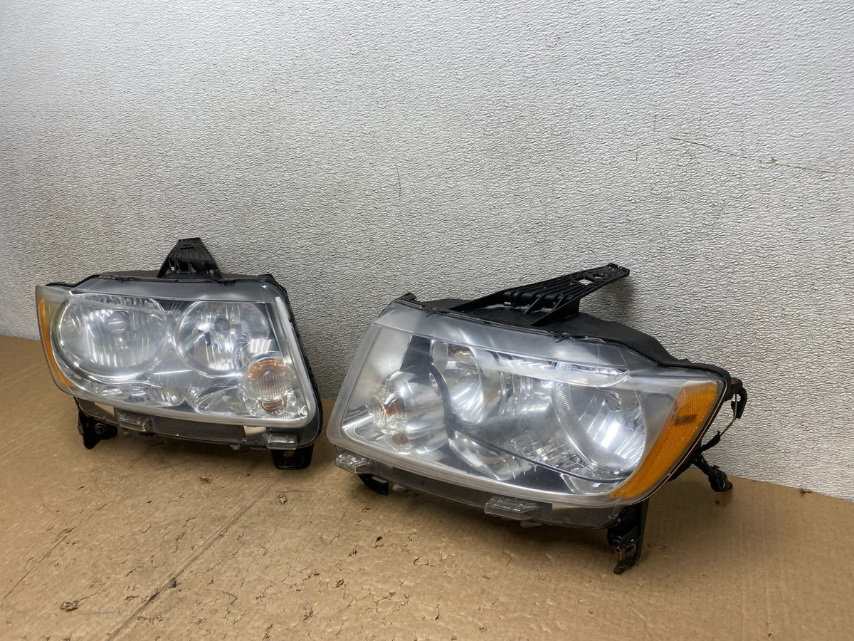 2011-2013 Jeep Grand Cherokee Left+Right Halogen Headlights V3591 DW1