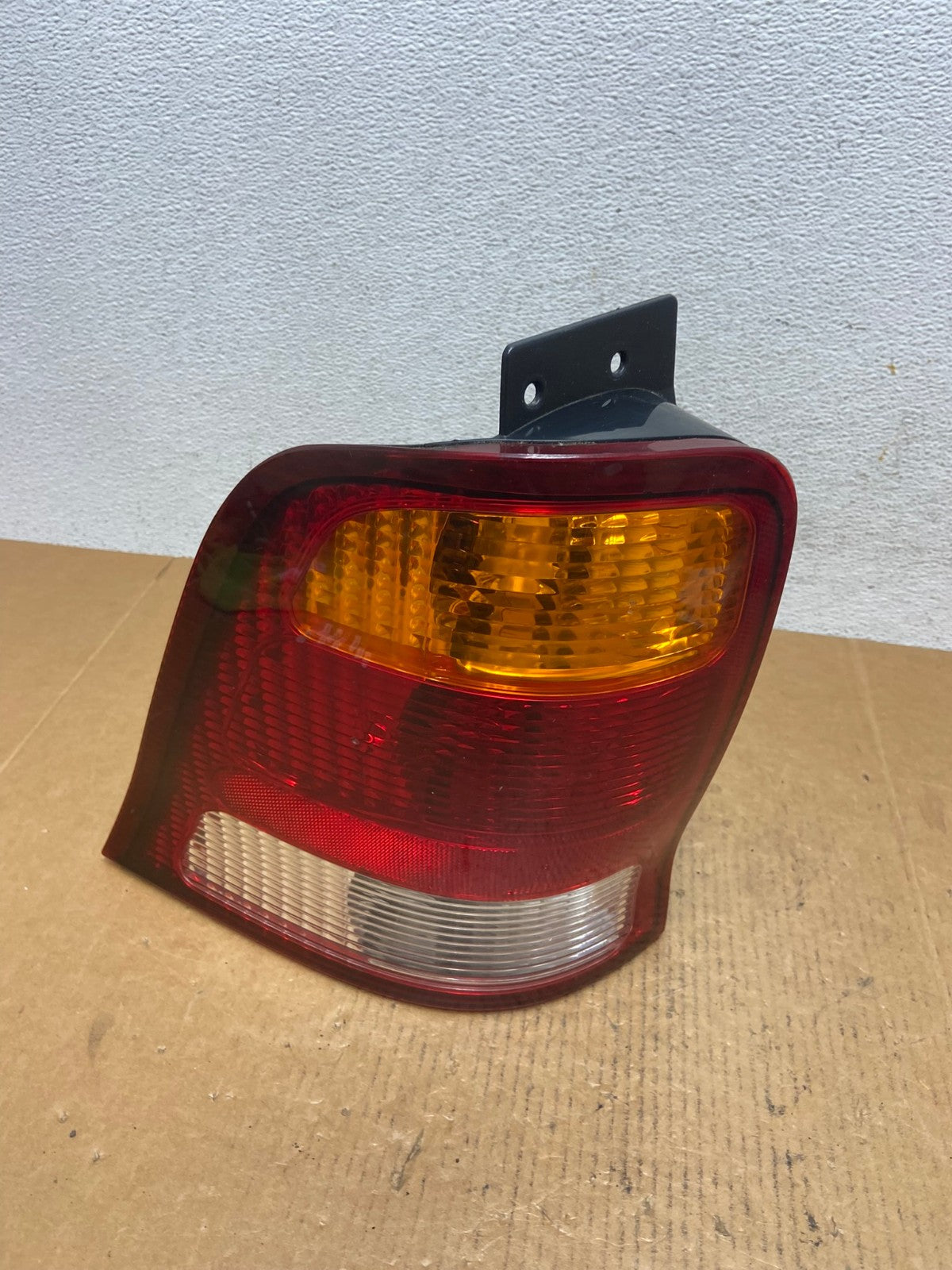 1999 to 2003 Ford Windstar Tail Light Left Driver LH Side AE0574 LK0
