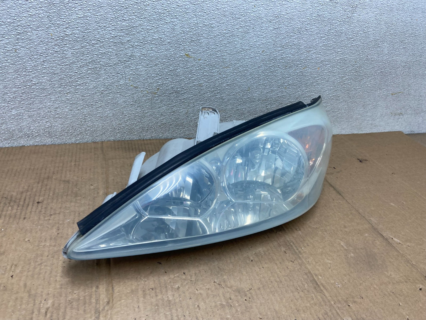 2002 2003 2004 Toyota Camry Left Driver Lh Side Halogen Headlight AA6308 DW2