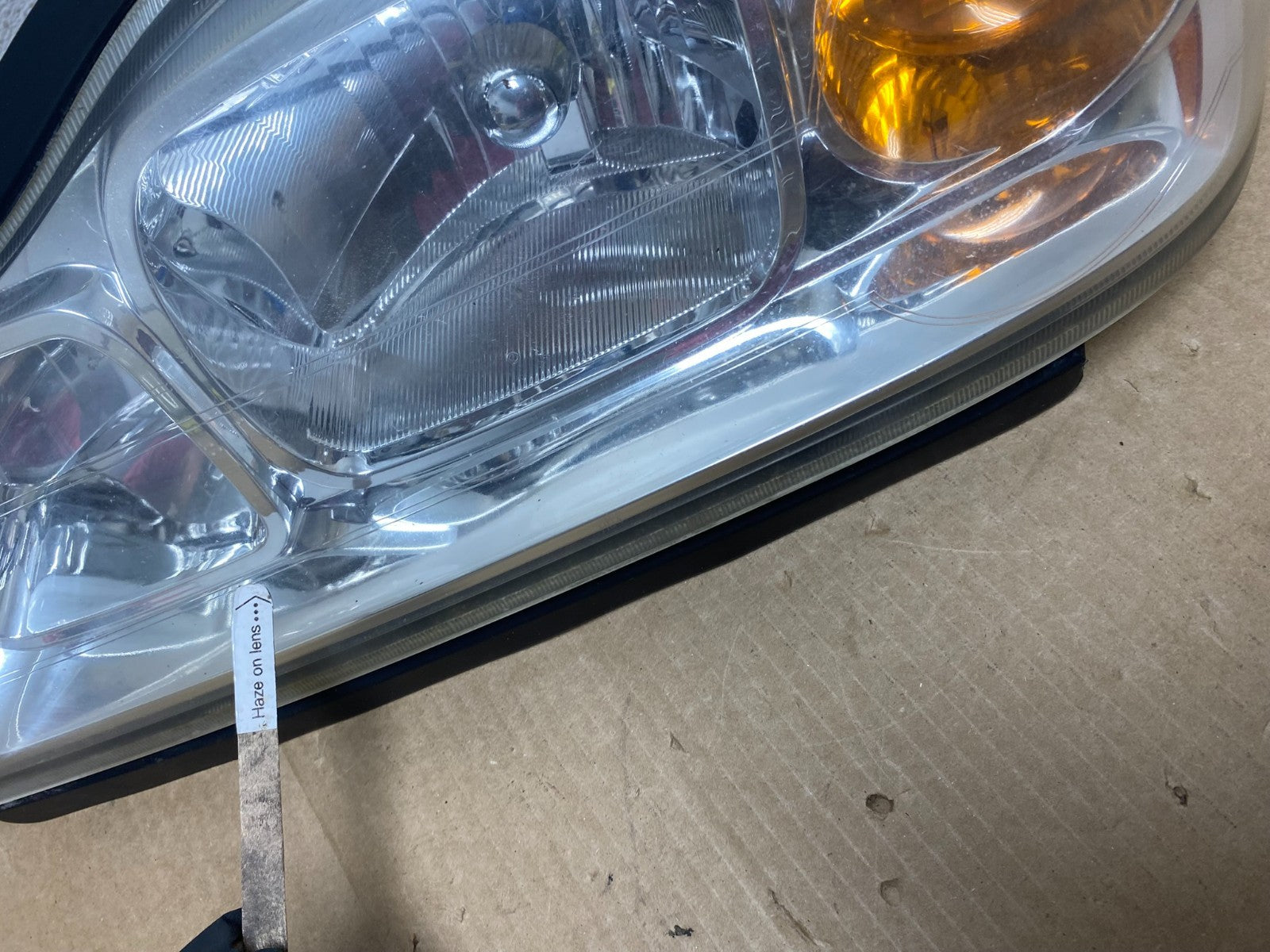 2006 to 2007 Saturn Vue Headlight Left Driver LH Side Halogen AF9535 DW4