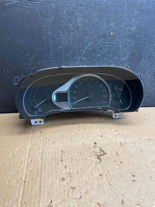 2011 Toyota Sienna Speedometer Cluster Gauge AD6904 DG0
