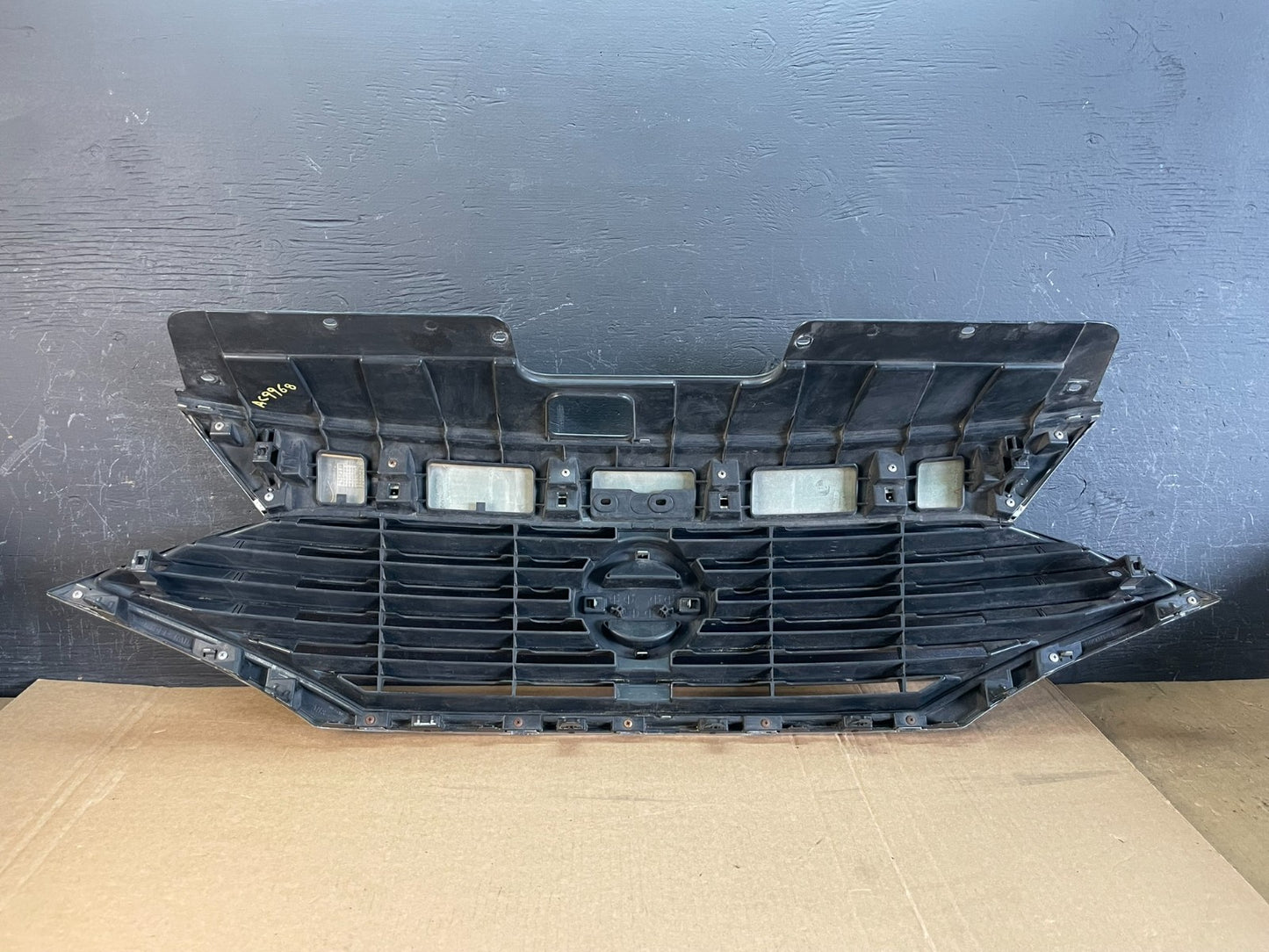 2011 to 2017 Nissan Quest Front Upper Grill Grille AC9968 DG5