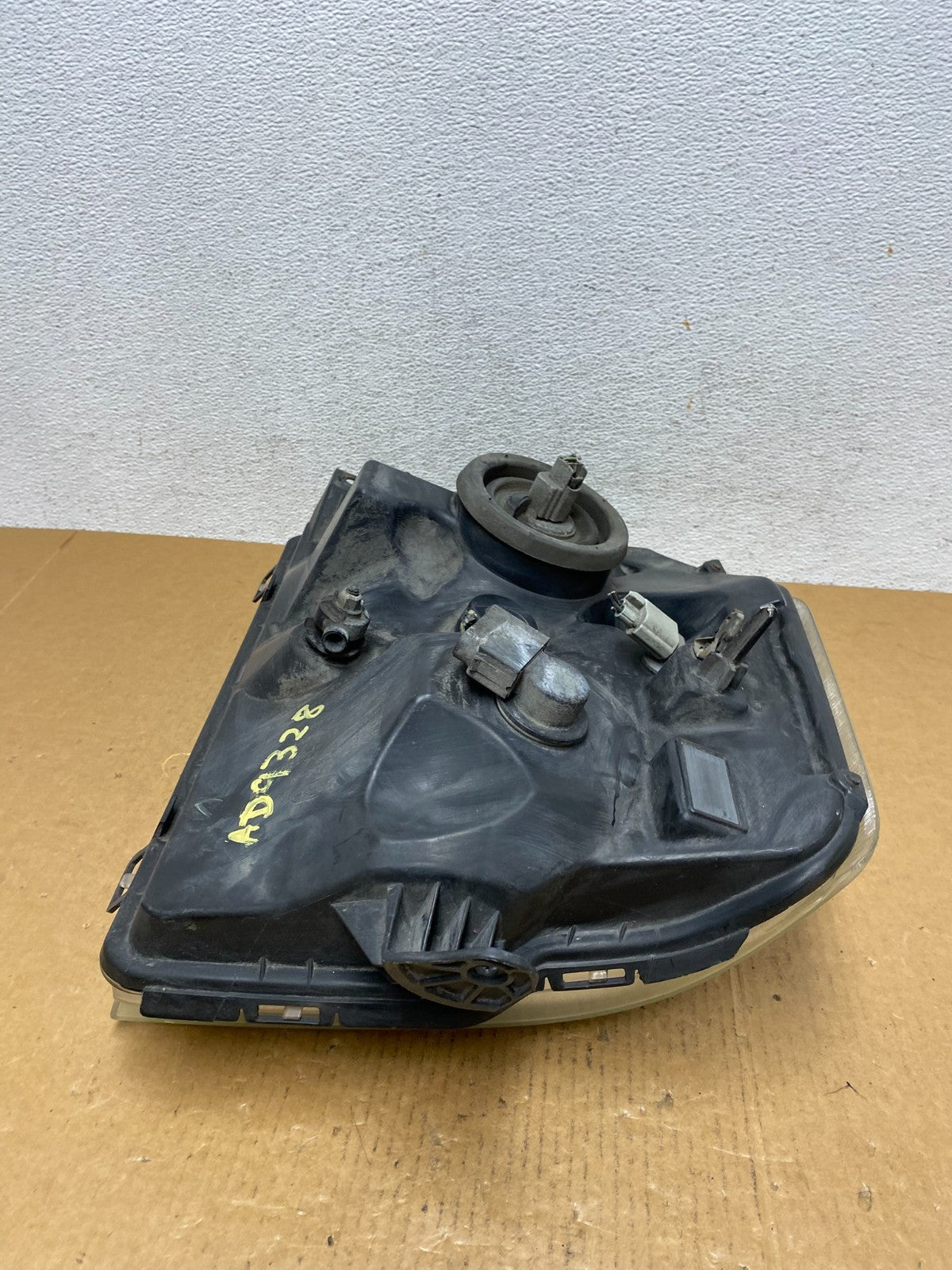 2008-2014 Ford Econoline E150 E250 E350 Left Driver LH Headlight AD9328 DW9