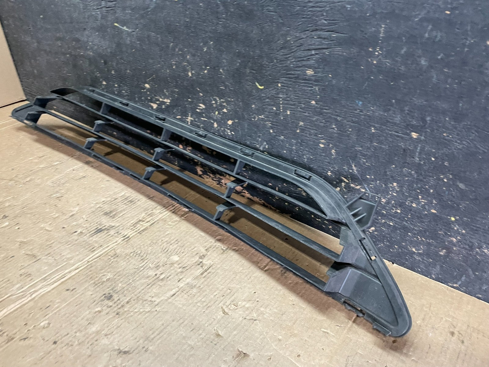 2017 to 2021 Nissan X-Trail Front Lower Grille Grill OEM 62254-6FR0A Z59235
