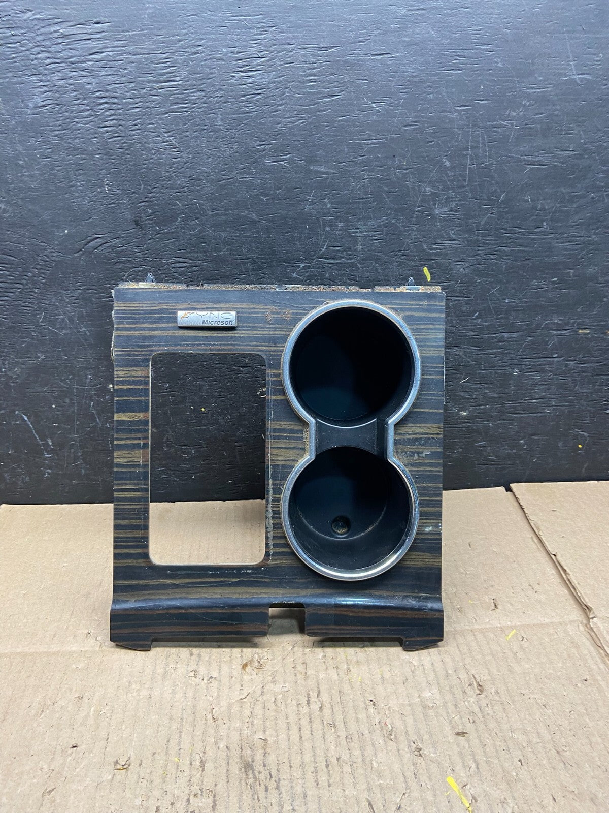 2007 to 2014 Lincoln Navigator Center Console Cup Holder L6828 PS0