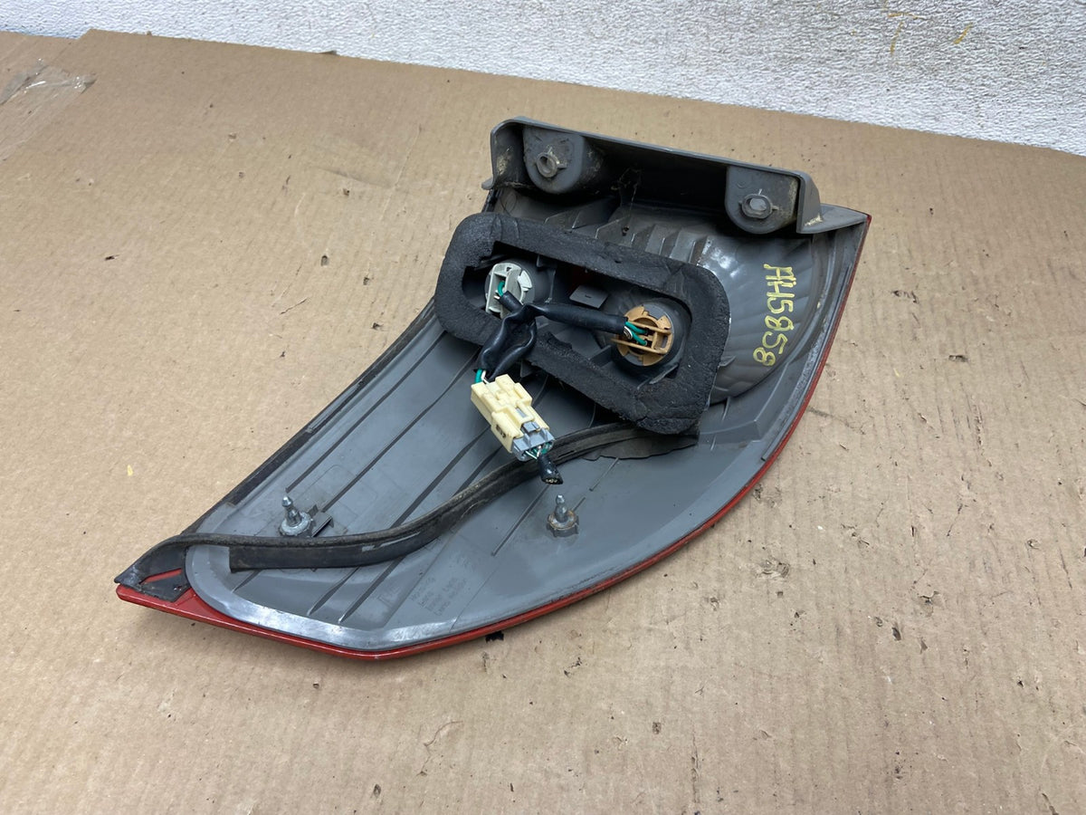 2006 - 2010 Toyota Sienna Right Passenger Side Tail Light AH5858 LK5