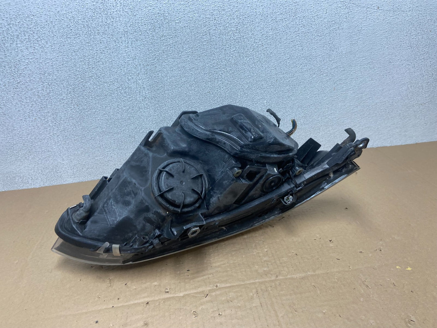 2004 to 2007 BMW 525i 5 Series Headlight Left LH Xenon AFS AB6188 DW5