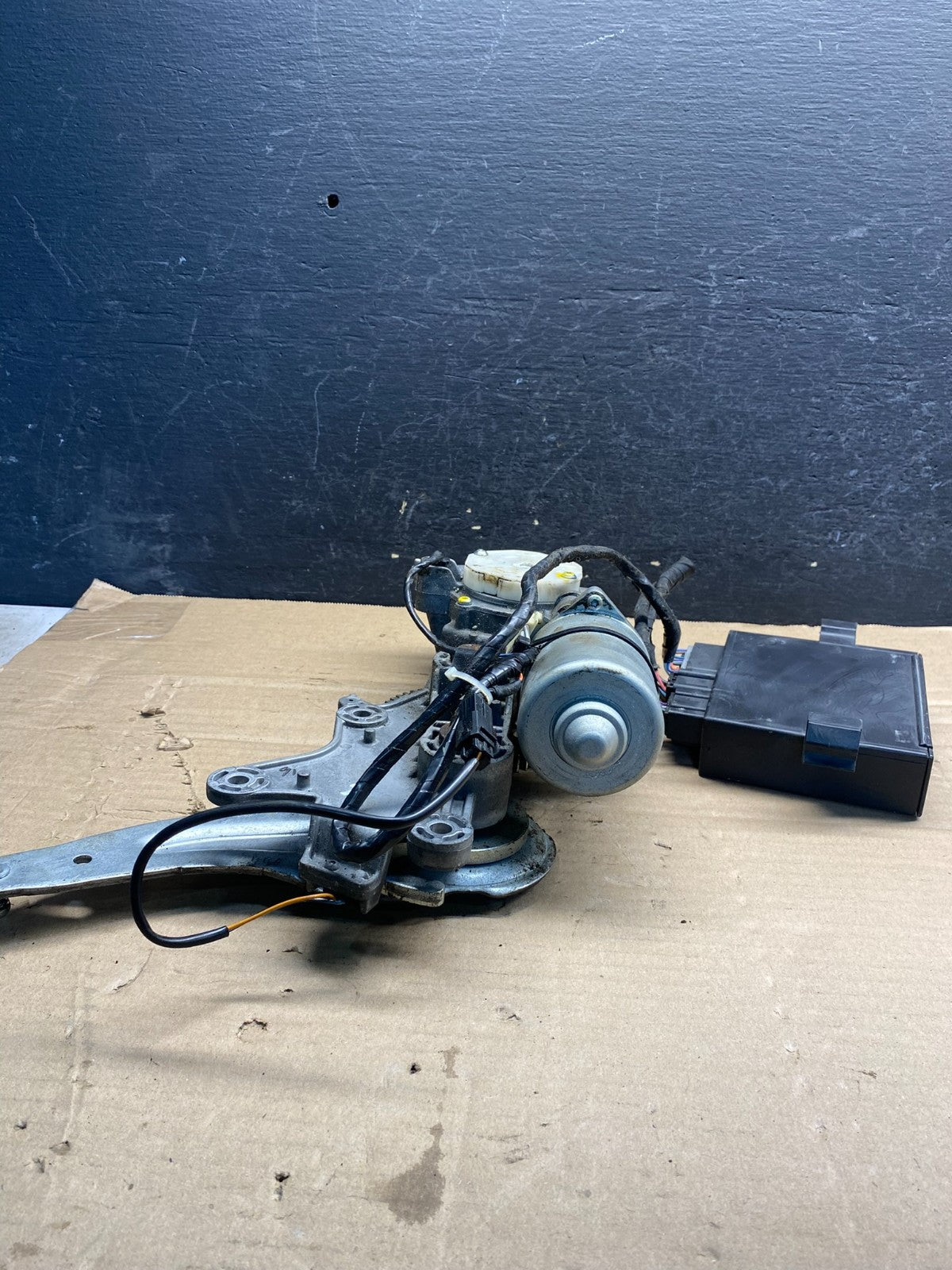 2009-2012 GMC Acadia Power Motor Liftgate Tailgate Control Module af0026 DG1
