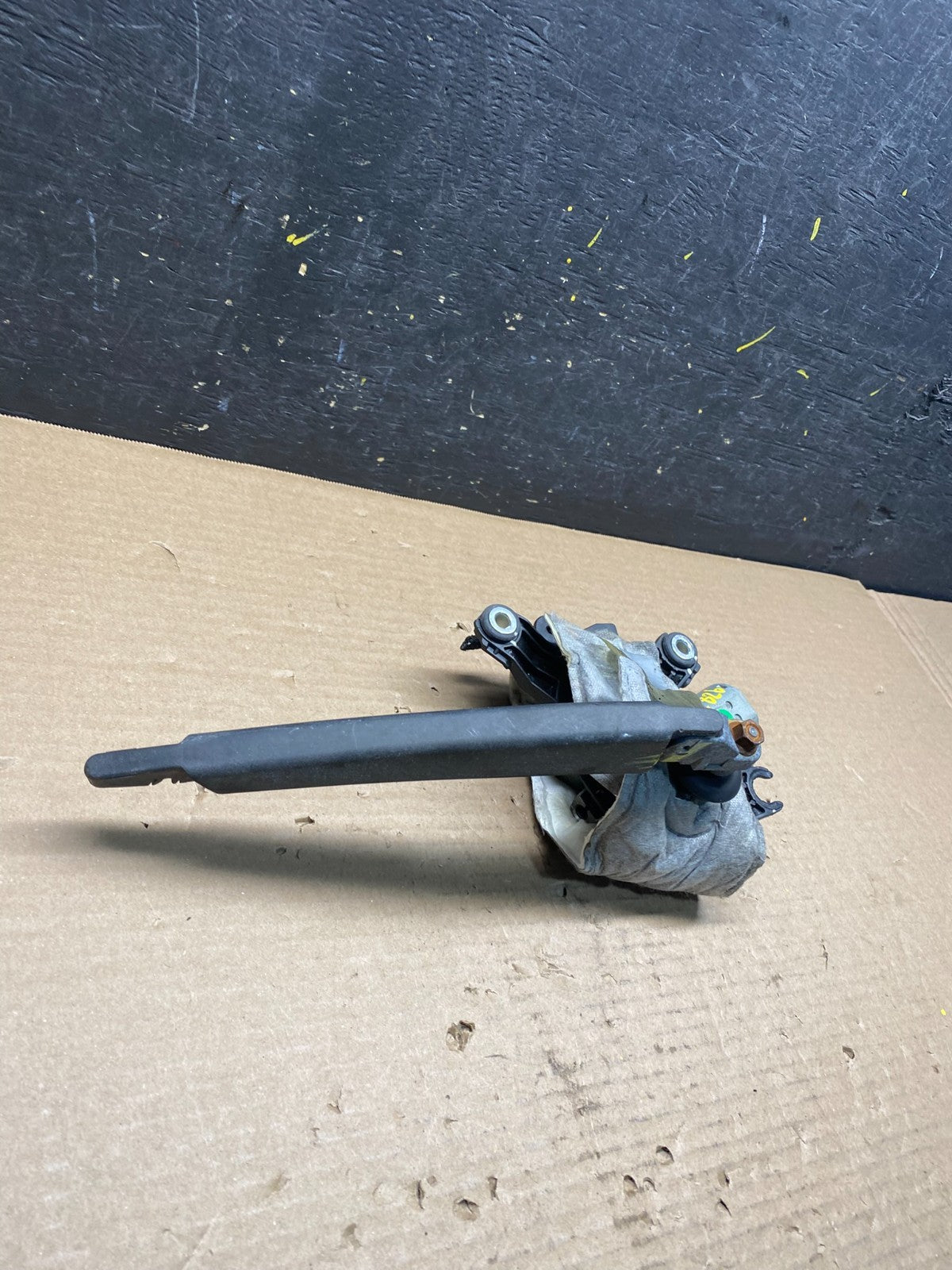 2013-2016 Nissan Pathfinder Back Door Rear Wiper Motor Wiper Blade S2826 DG2