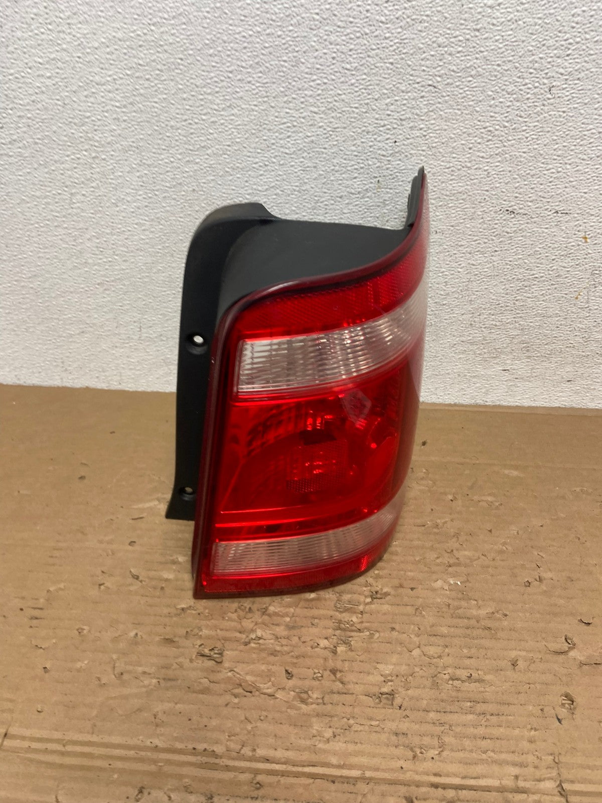 2008 to 2012 Ford Escape Right Passenger RH Side Tail Light AD4323 LK2