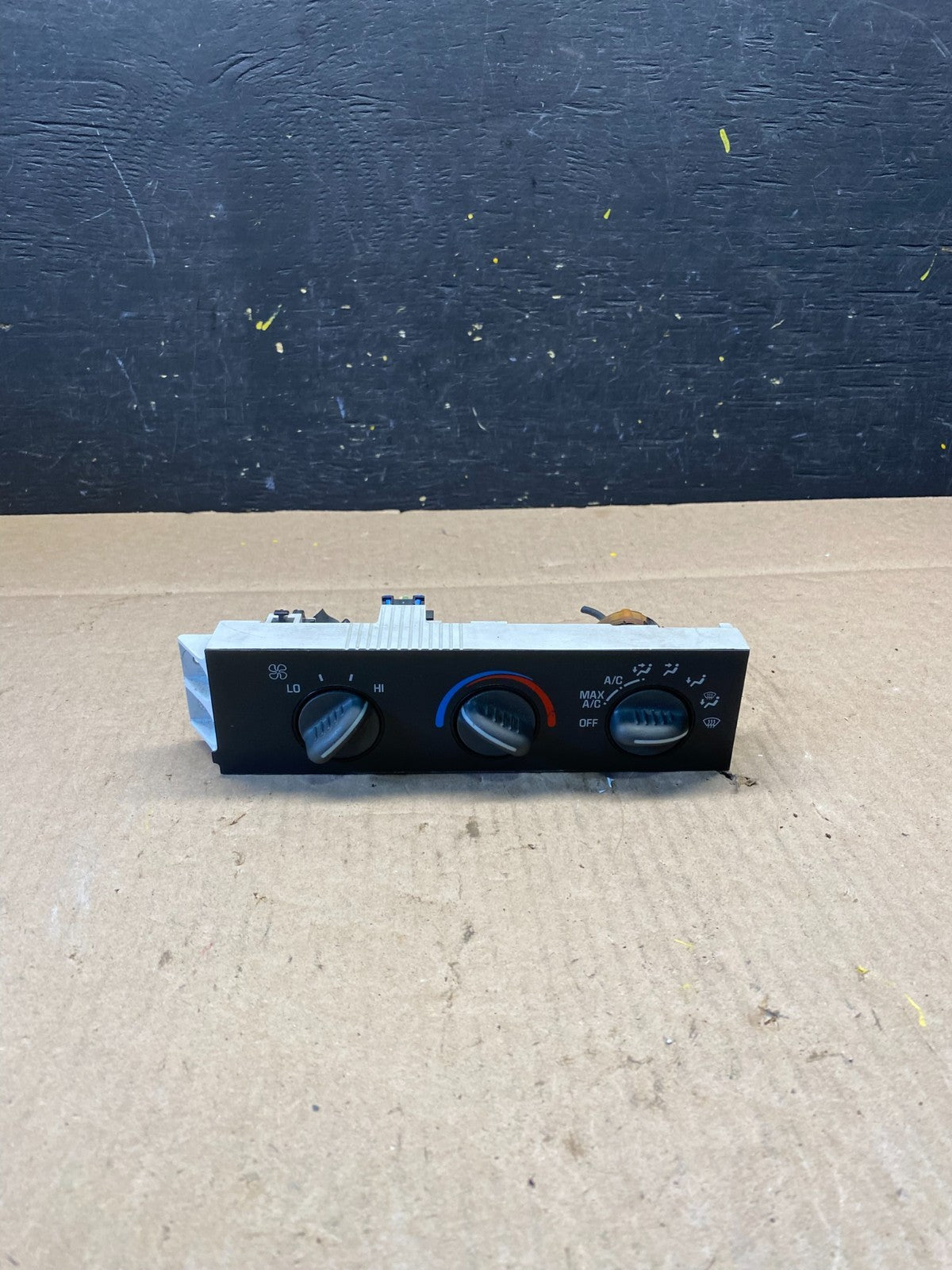 2001 - 2007 GMC Chevrolet Express 1500 Climate Control A/C P3697 DG0