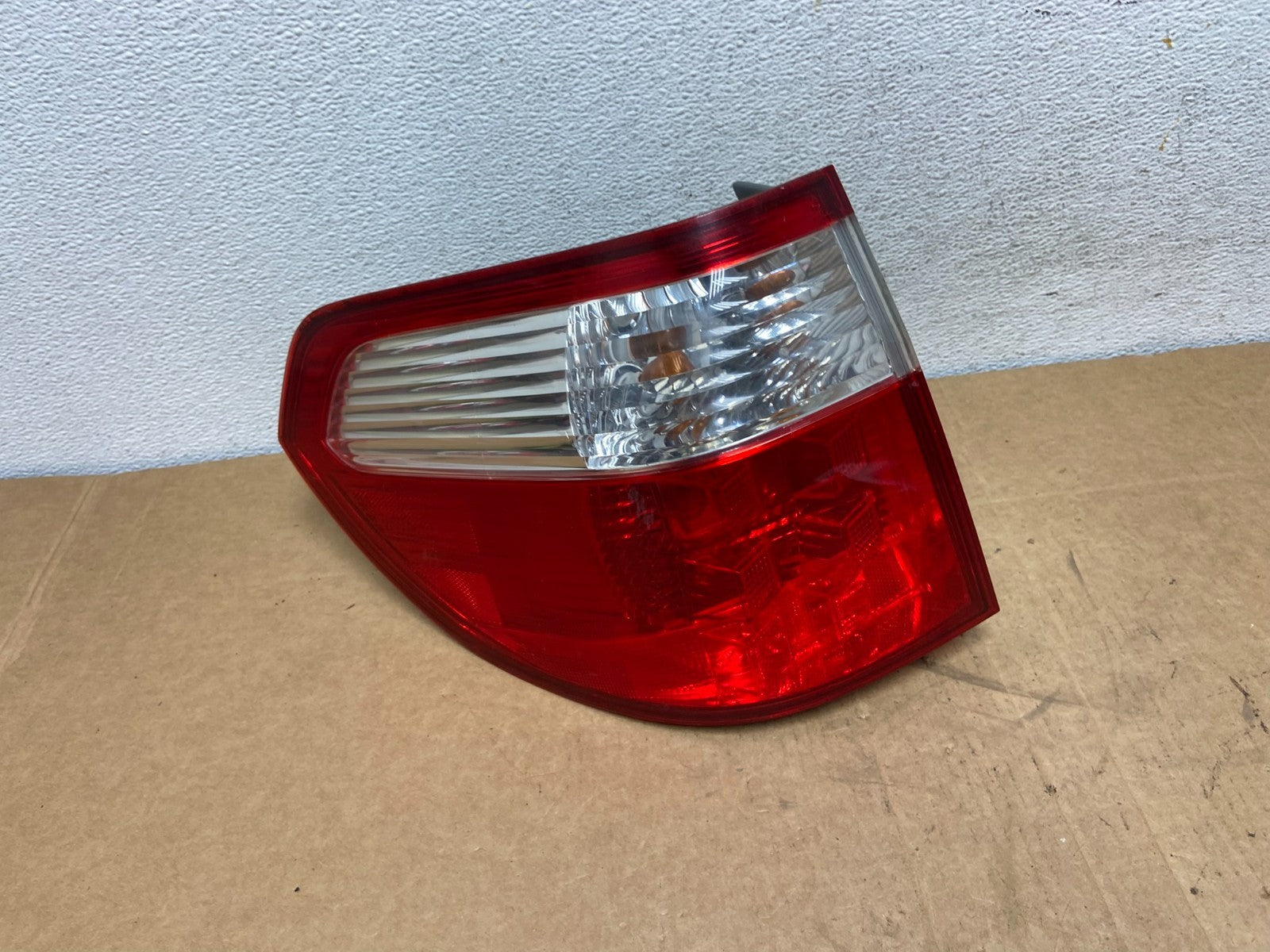 2005 2006 2007 Honda Odyssey Left Driver LH Side Tail Light AD6060 DW0