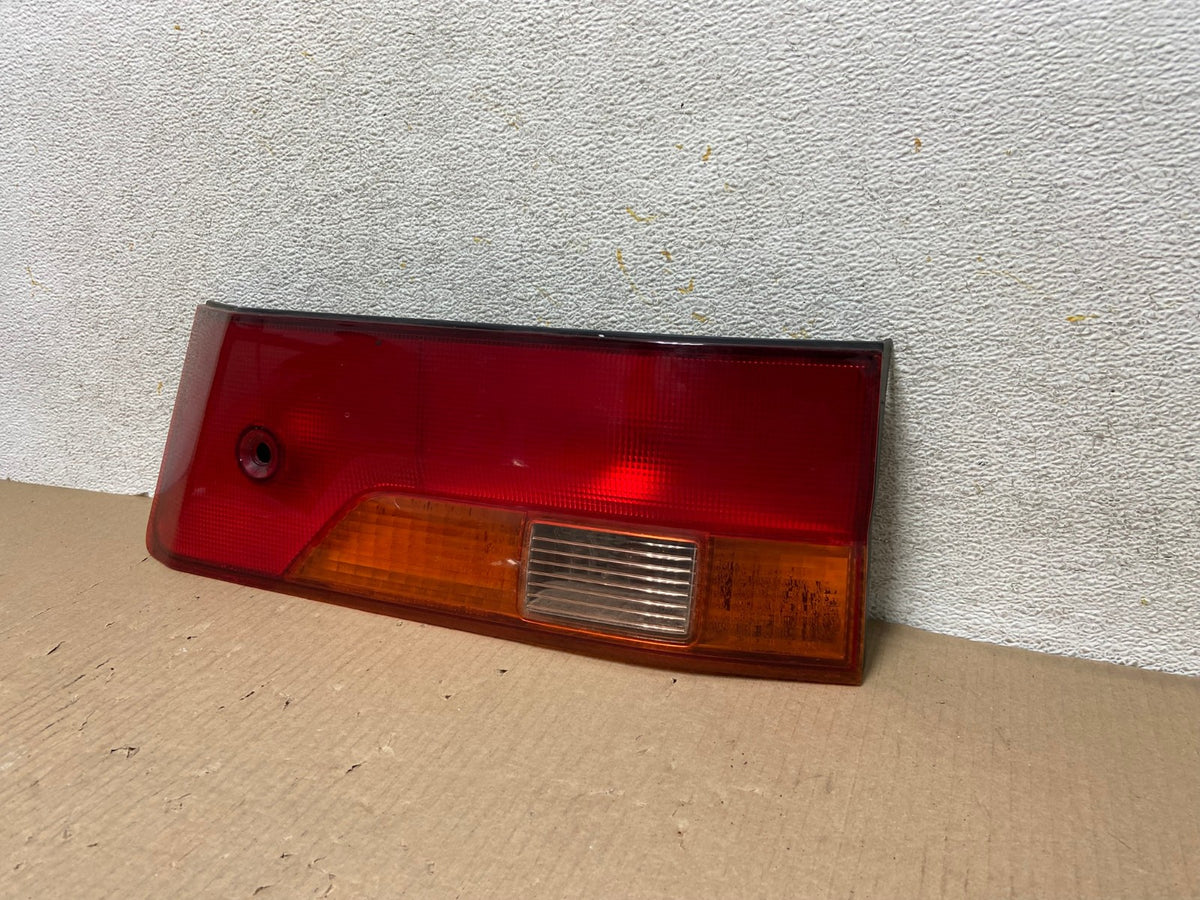 1999 2000 2001 Honda Odyssey Right Passenger RH Tail Light Inner AH5772 LK2