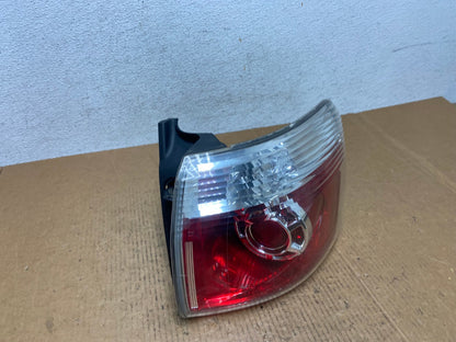 2007 to 2012 GMC Acadia Halogen Tail Light Right Passenger RH Side AE0313 LK2