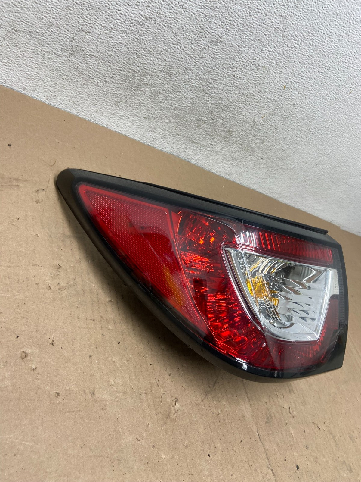 2013 to 2017 Chevrolet Traverse Left Driver LH Side Tail Light AG4696 GD2